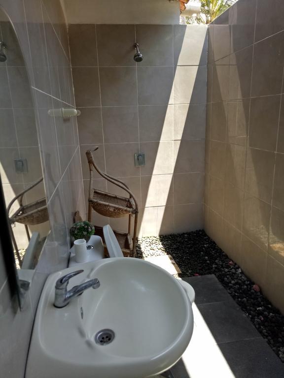 Swara Homestay 2 Nusa Lembongan  Exterior photo